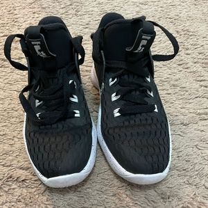 Nike kids Lebron basketball sneaker
